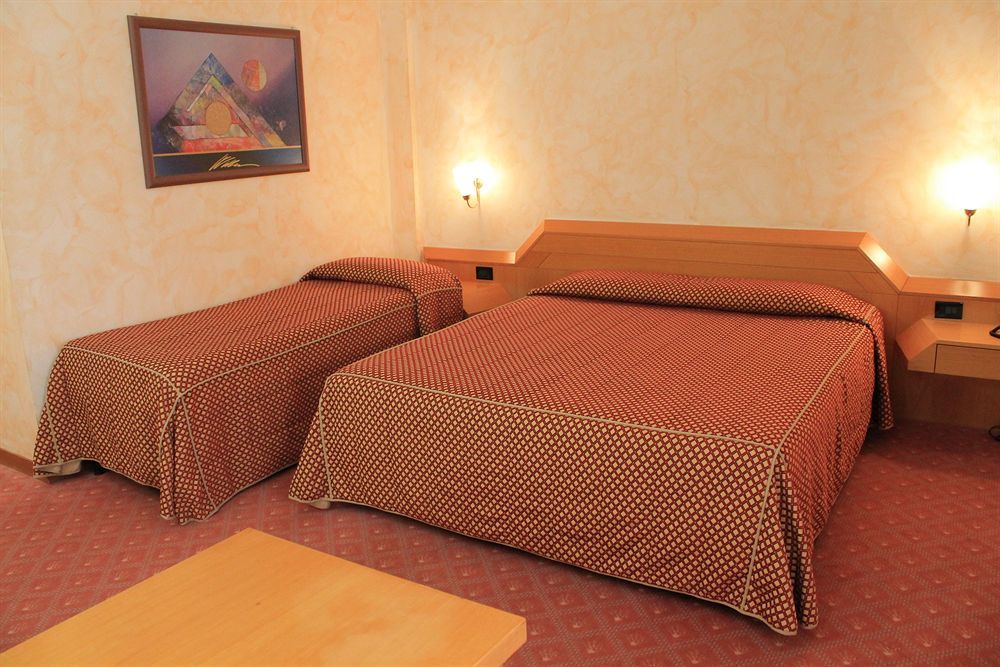 Best Western Mirage Hotel Fiera Падерно-Дуньяно Экстерьер фото